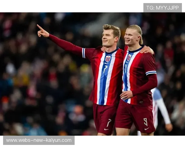 哈兰德头球砸中横梁,曼城距离进球只差毫厘,曼城 哈兰德 哈兰德头球砸中横梁,曼城距离进球只差毫厘,曼城 哈兰德